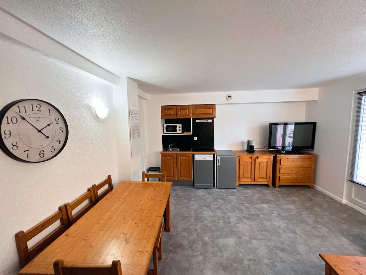 Vars, Appart Spacieux Renove 4 Couchages Dans Chalet Vars  Exterior photo