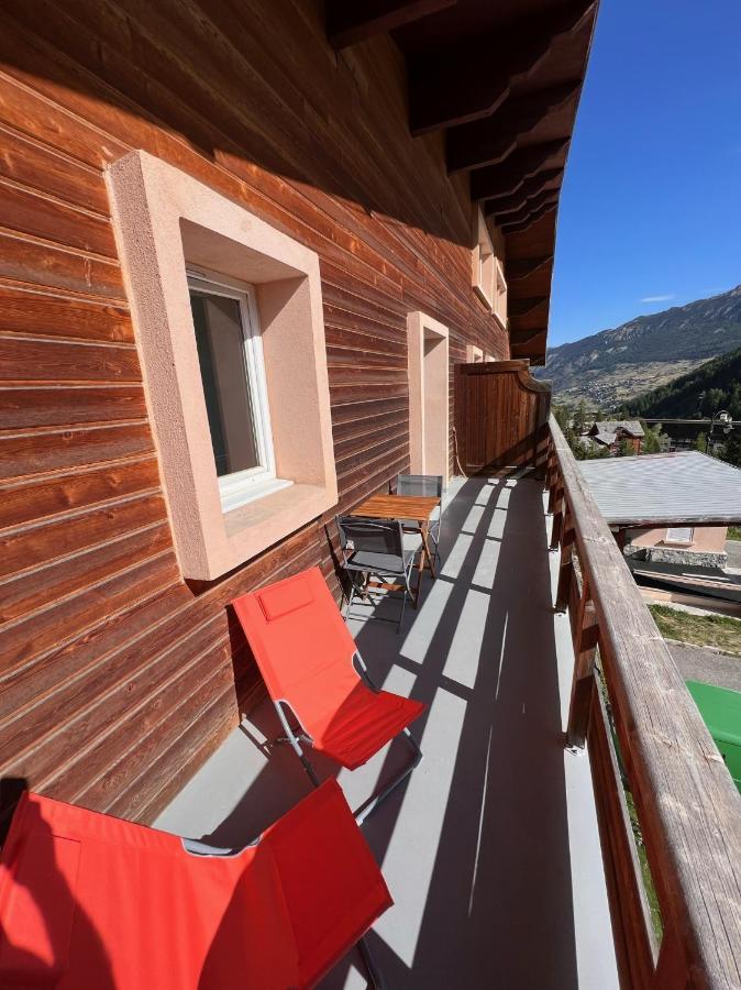 Vars, Appart Spacieux Renove 4 Couchages Dans Chalet Vars  Exterior photo